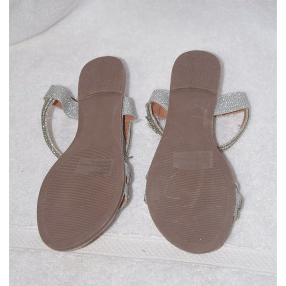 NWOT Nanette Lepore Girls sparkly sandals size 4 - Picture 2 of 3